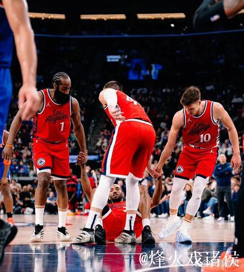 船记观点:这支快船的三分球防守堪称联盟最差之一 船记观点:这支快船的三分球防守堪称联盟最差之一