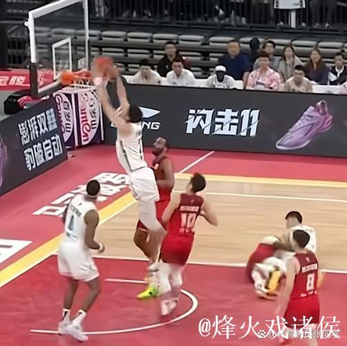 周琦对阵老东家狂赢35分，球迷感叹：全力以赴无保留